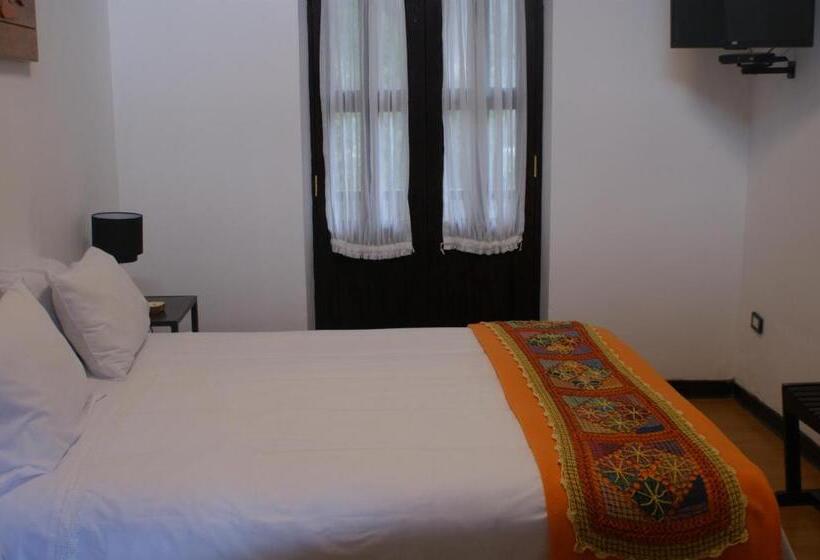 اتاق استاندارد با چشمانداز باغ, Samanapaq