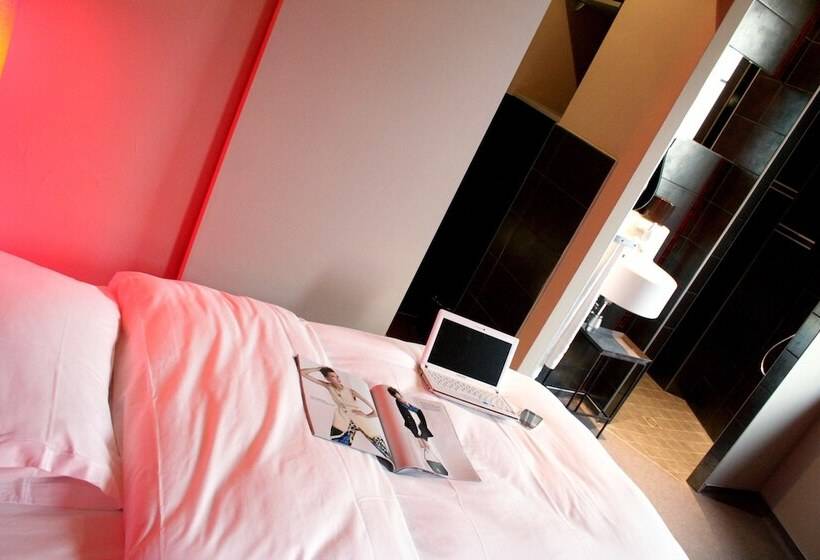 스탠다드 룸, 7art