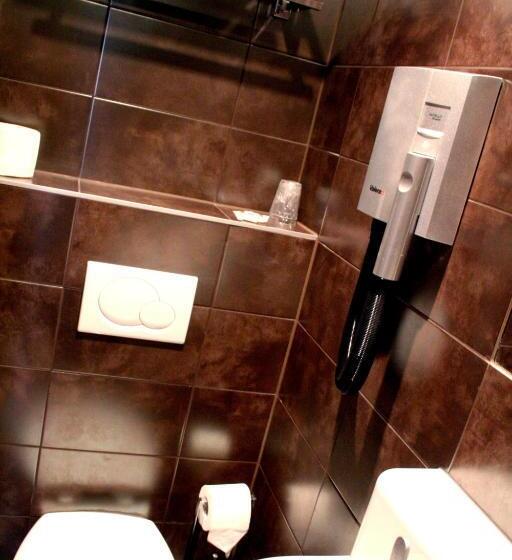 스탠다드 룸, 7art