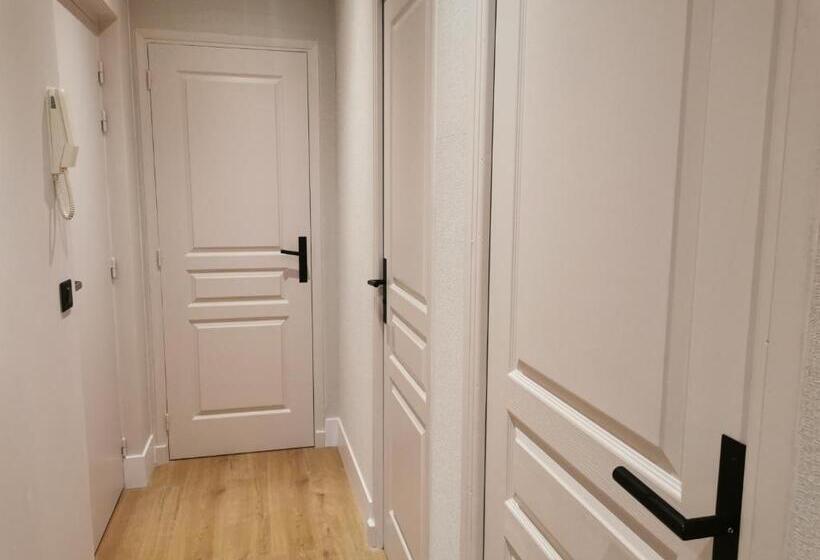 침실 2개 아파트, 7art