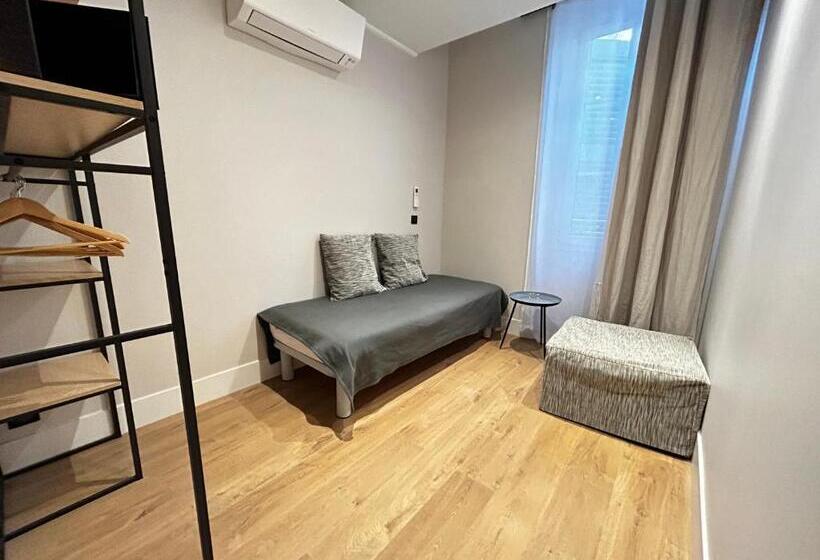 침실 2개 아파트, 7art