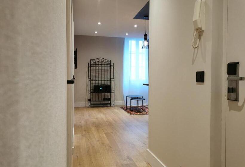 침실 2개 아파트, 7art