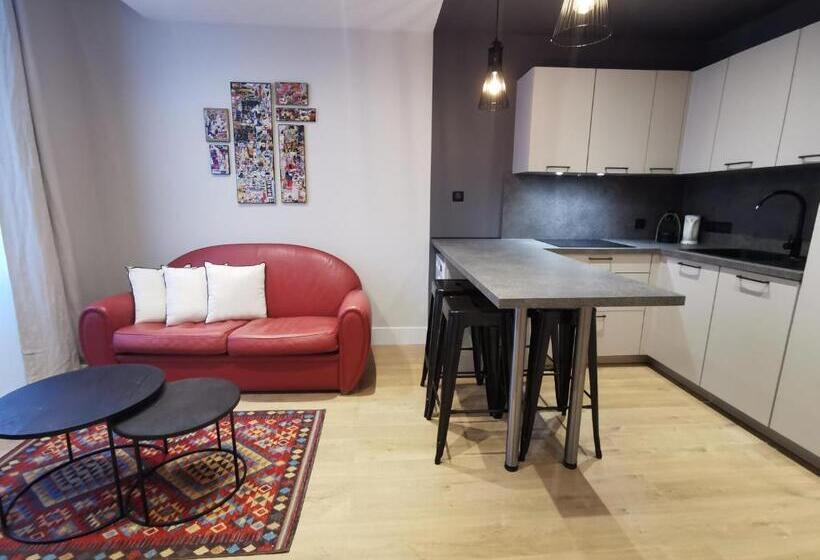 침실 2개 아파트, 7art