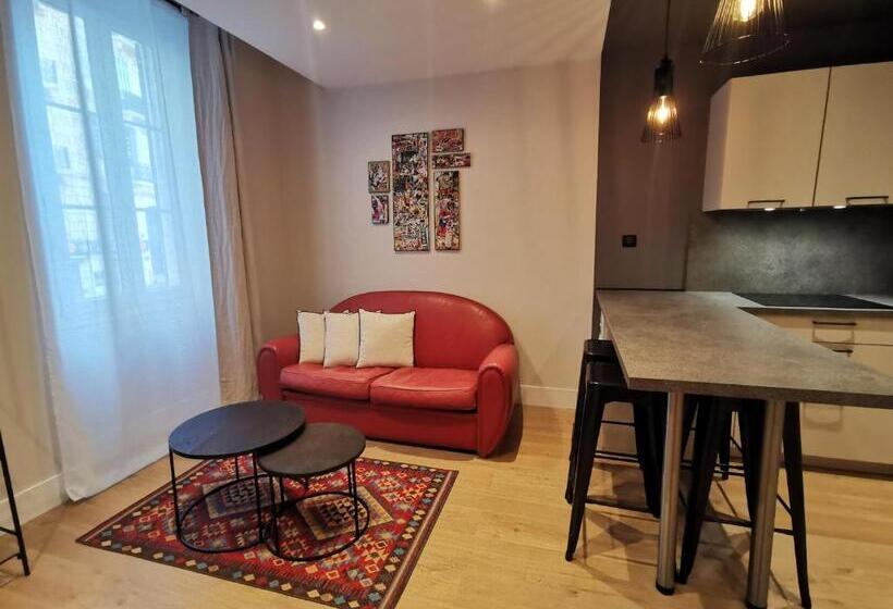 침실 2개 아파트, 7art