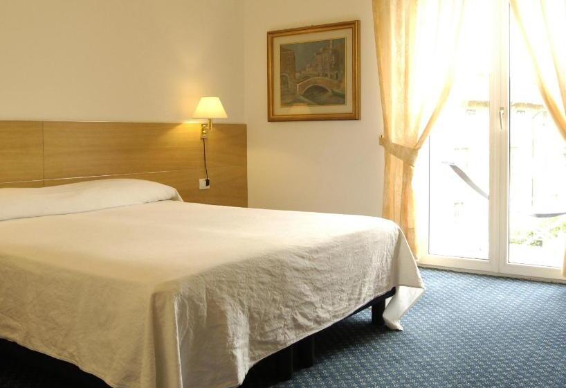 חדר סטנדרט לשלושה, Al Caminetto