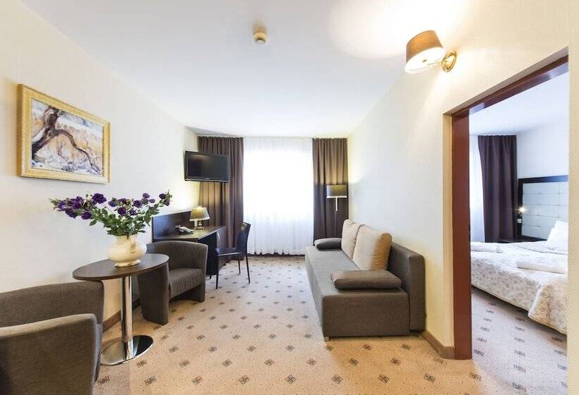 اتاق استاندارد, Anders