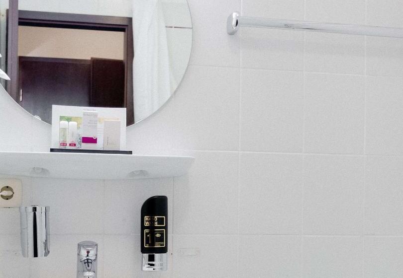 غرفة قياسية ثلاثية, Arthotel Ana Gold