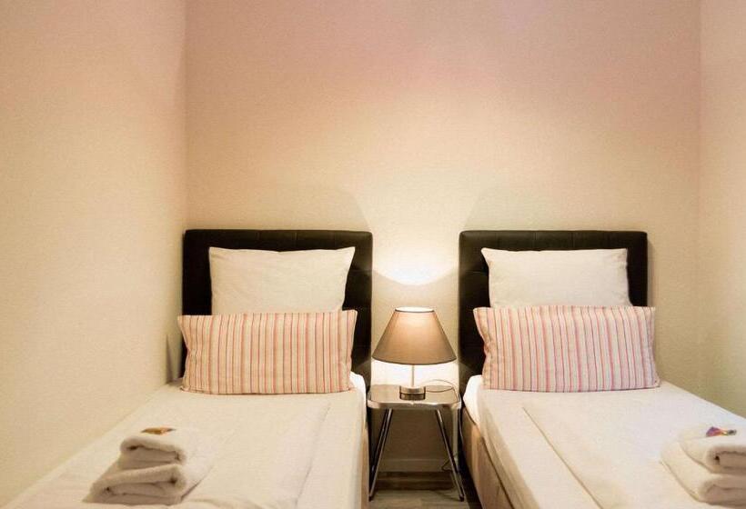 غرفة قياسية رباعية, Arthotel Ana Gold