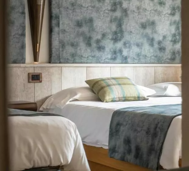 スタンダード4人部屋, Comtes De Challant Albergo Etico Valle D Aosta