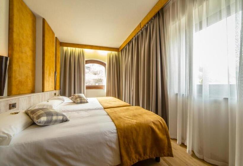 חדר סטנדרט לשלושה, Comtes De Challant Albergo Etico Valle D Aosta