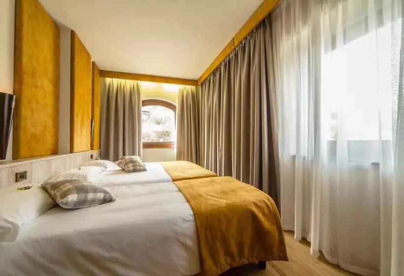 スタンダードトリプルルーム, Comtes De Challant Albergo Etico Valle D Aosta