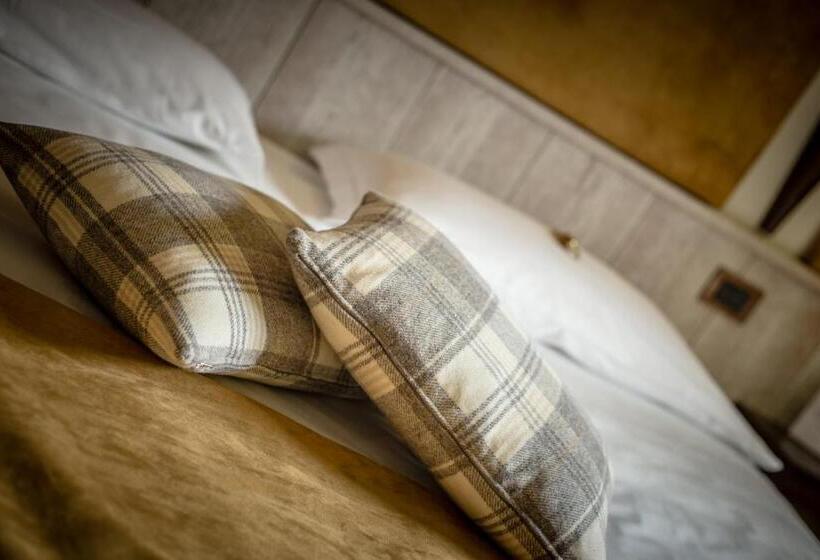 اتاق استاندارد, Comtes De Challant Albergo Etico Valle D Aosta