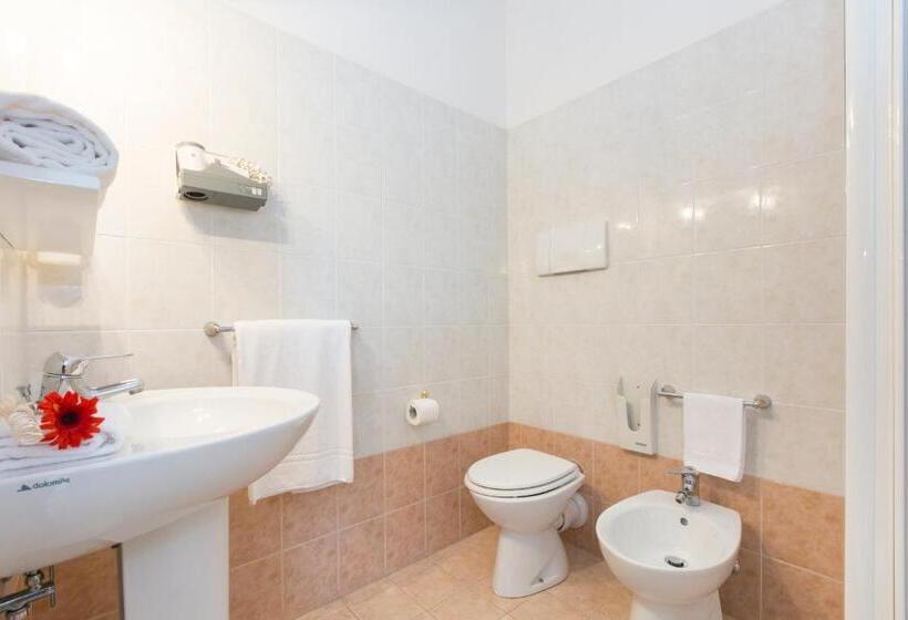 اتاق استاندارد یک نفره, Fidenza