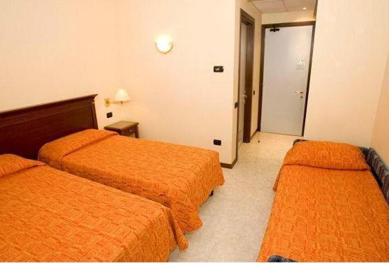 اتاق استاندارد سه نفره, Fidenza