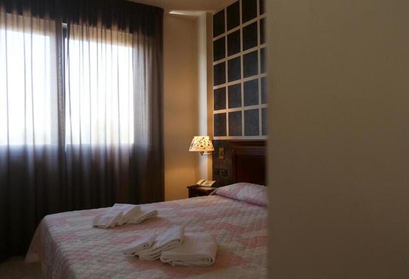 اتاق اکونومی, Fidenza