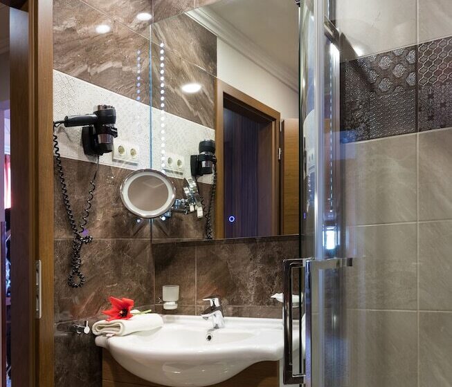 スーペリアールーム, Golden Ball Club