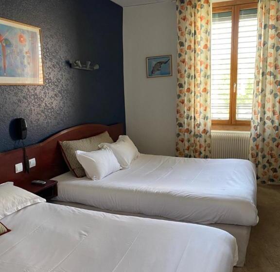 Четырехместный Номер Стандарт, Grand Hotel De La Poste   Lyon Sud   Vienne