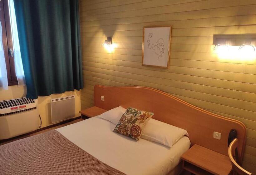 기본룸, Grand Hotel De La Poste Lyon Sud Vienne