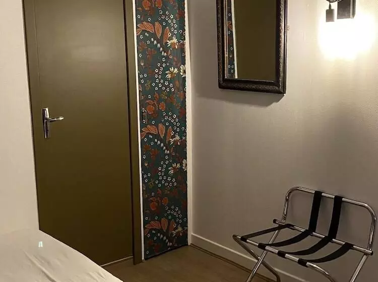 トリプルクラシックルーム, Grand Hotel De La Poste   Lyon Sud   Vienne