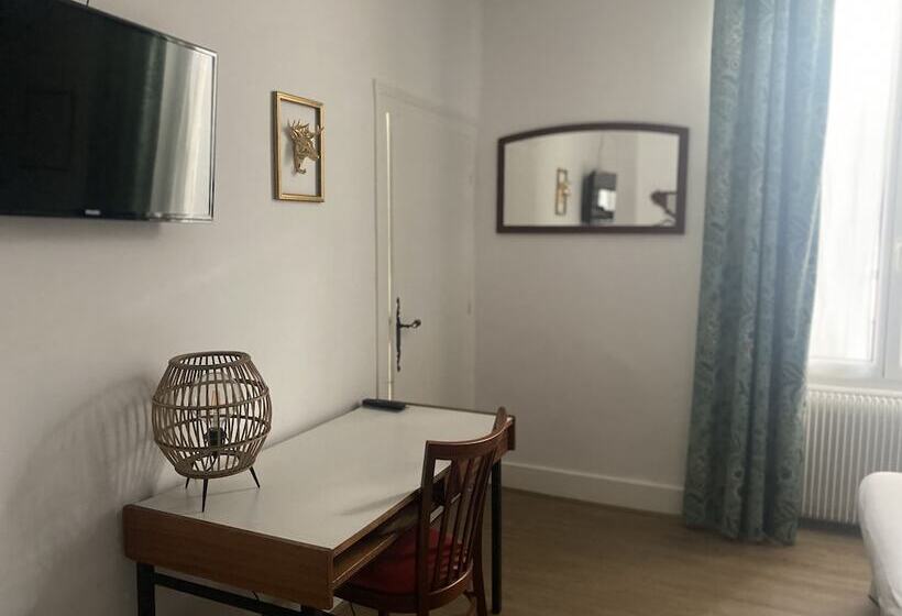 4인용 스탠다드 룸, Grand Hotel De La Poste Lyon Sud Vienne