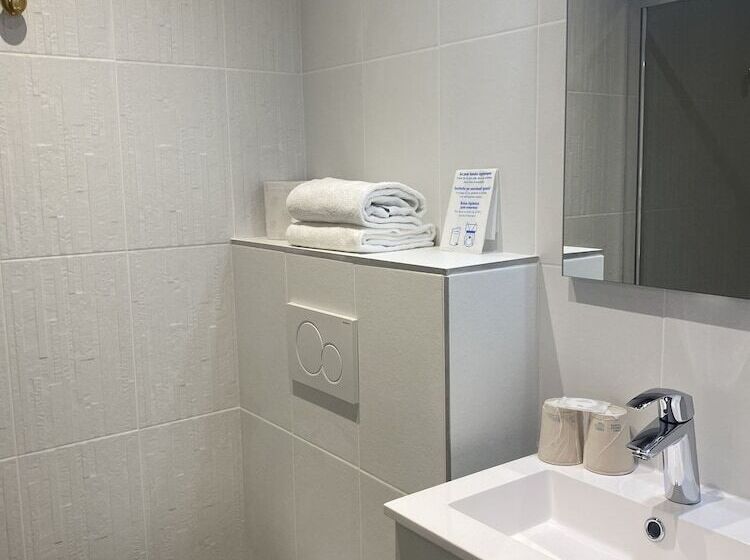 수피리어 트리플 룸, Grand Hotel De La Poste Lyon Sud Vienne