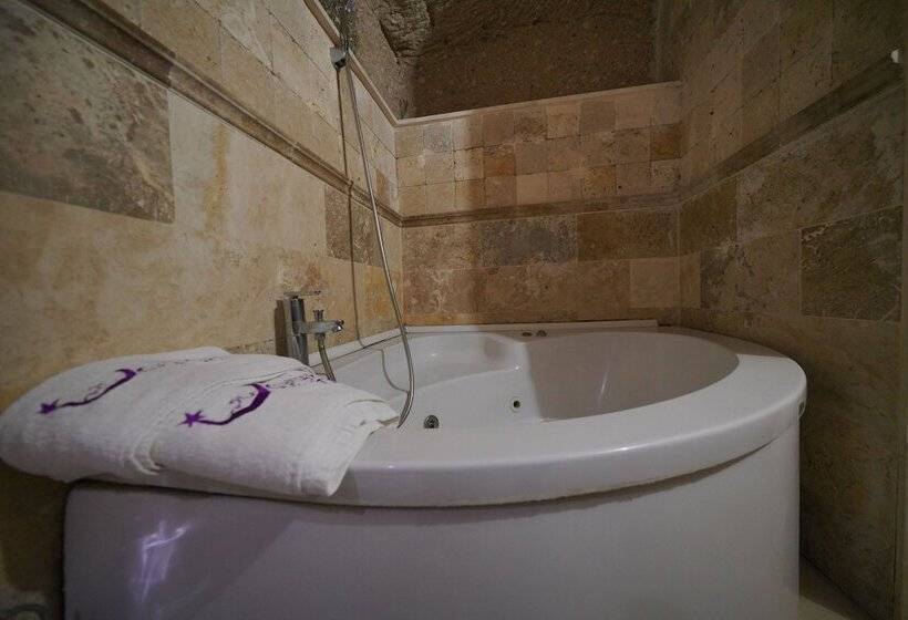 디럭스 트리플 룸, Holiday Cave