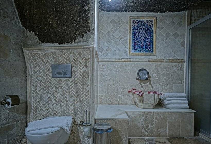 패밀리 룸, Holiday Cave