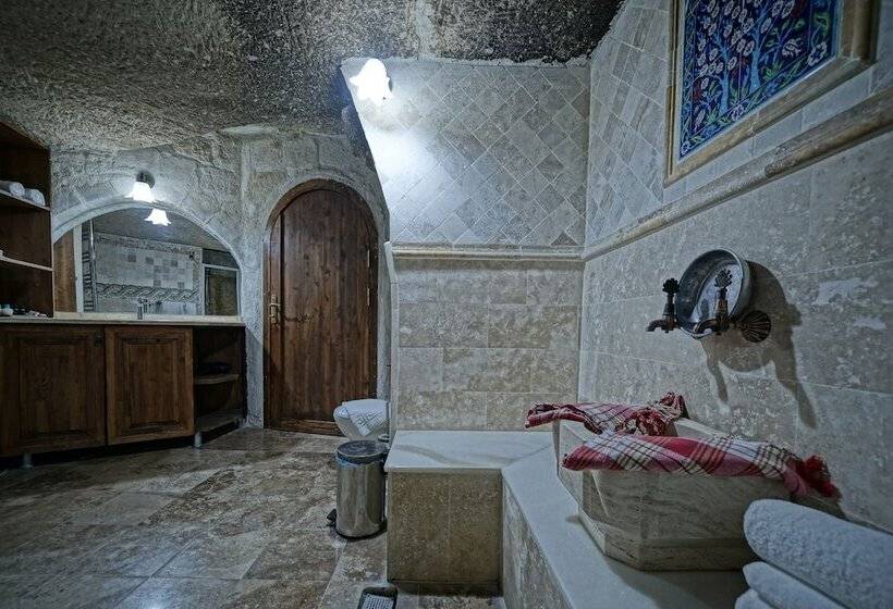 패밀리 룸, Holiday Cave