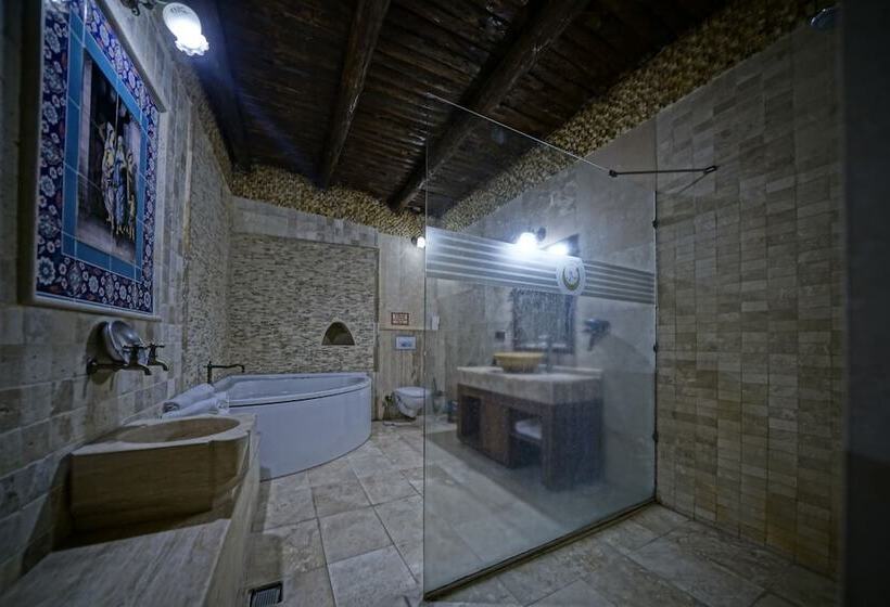 패밀리 룸, Holiday Cave