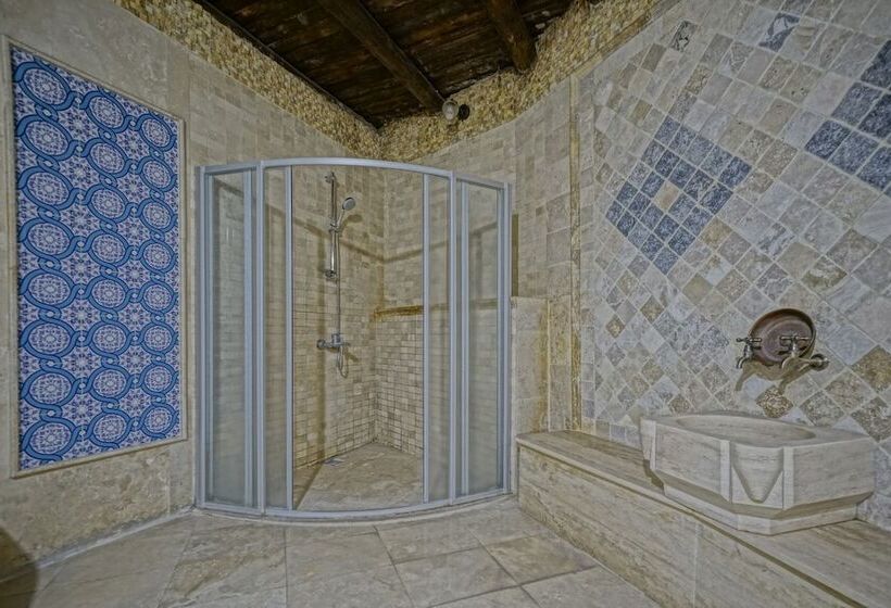 패밀리 룸, Holiday Cave