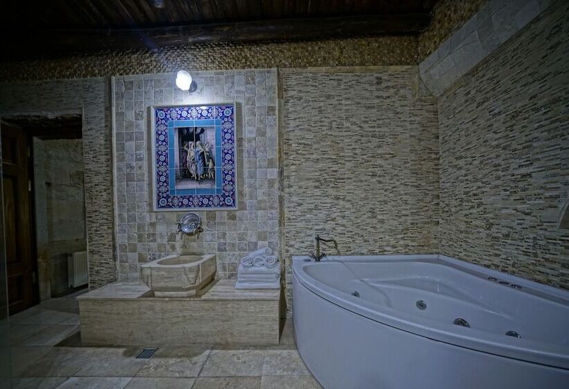 Семейный Номер, Holiday Cave
