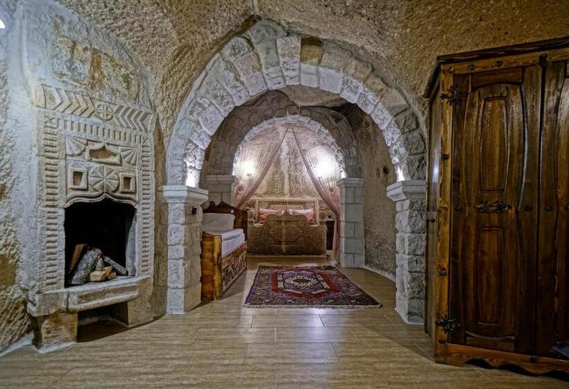 Люкс, Holiday Cave