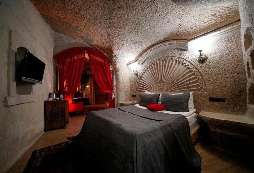 주니어 스위트, Holiday Cave