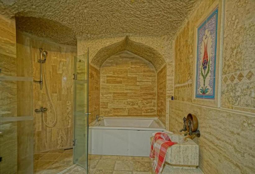 주니어 스위트, Holiday Cave