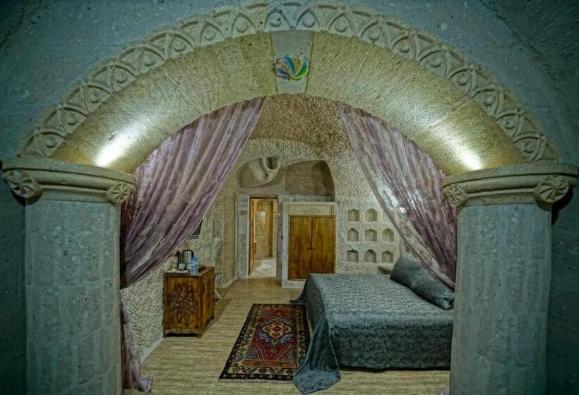 주니어 스위트, Holiday Cave