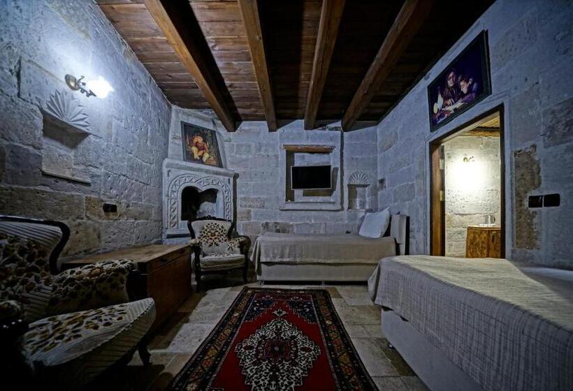 패밀리 룸, Holiday Cave