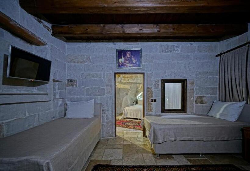 Семейный Номер, Holiday Cave