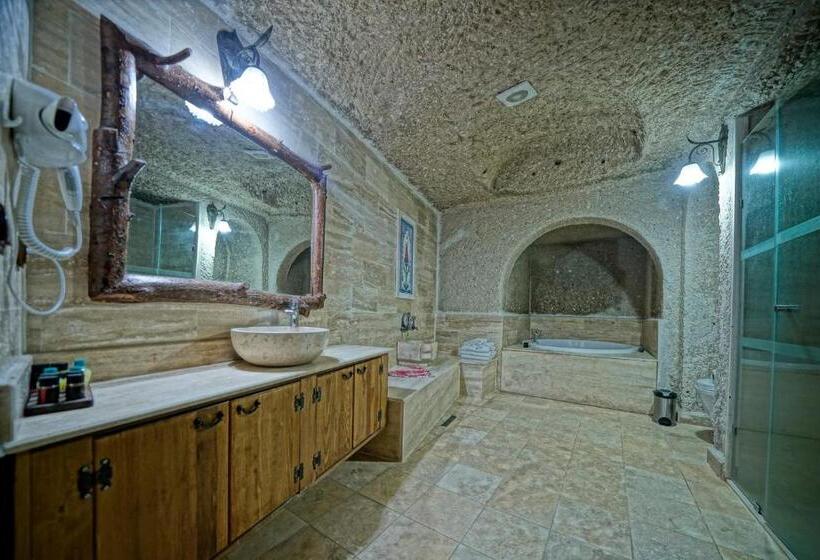 Люкс, Holiday Cave