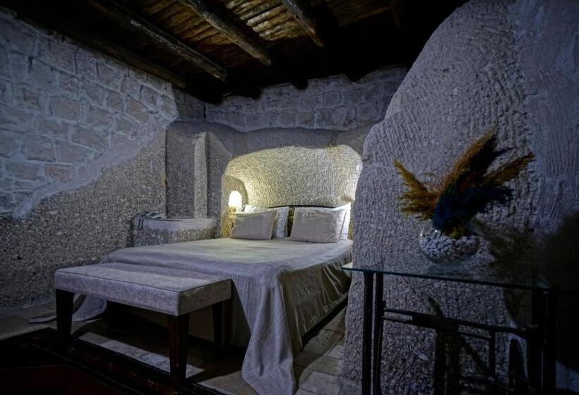 Семейный Номер, Holiday Cave