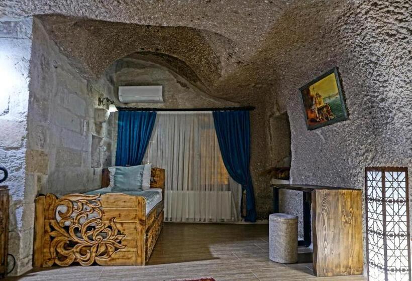 Люкс, Holiday Cave