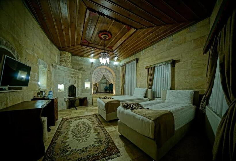Семейный Номер, Holiday Cave