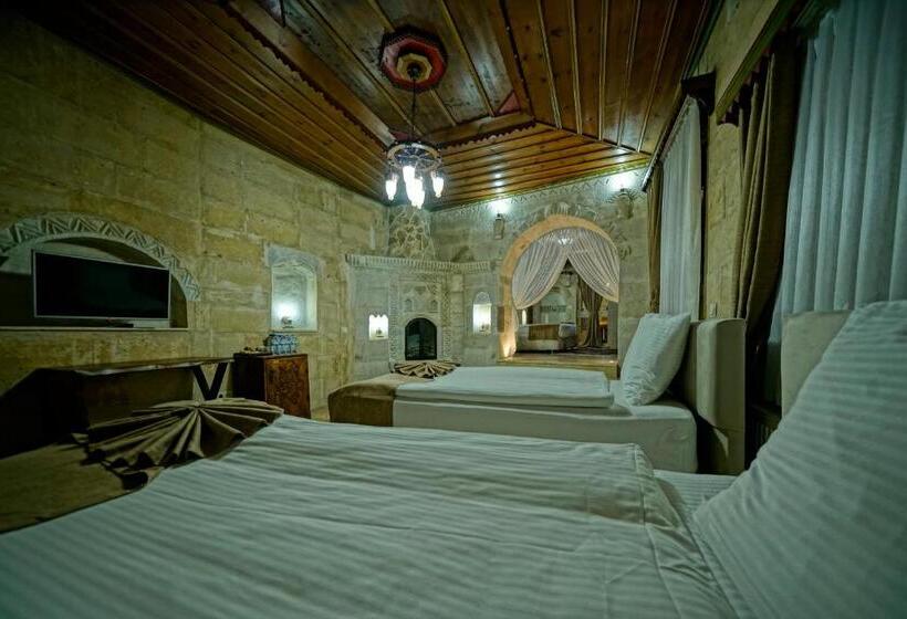 Семейный Номер, Holiday Cave