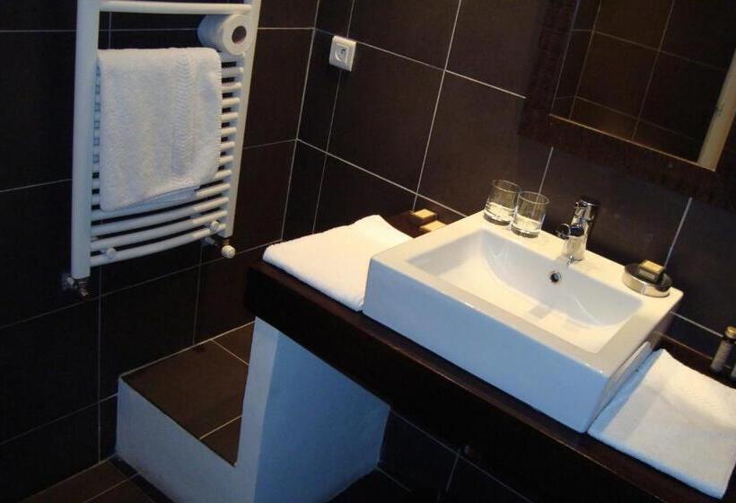 غرفة قياسية, Hôtel De Mirmande