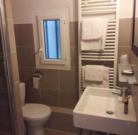 غرفة قياسية, Hôtel De Mirmande