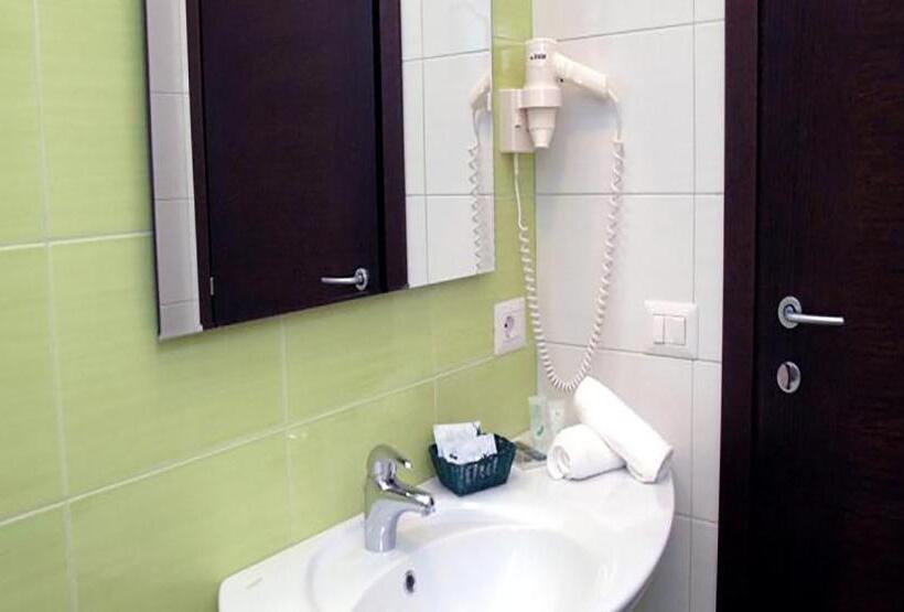 スタンダード4人部屋, La Zagara