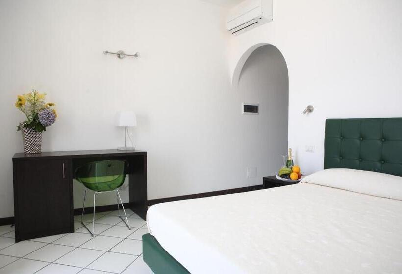 スタンダード4人部屋, La Zagara