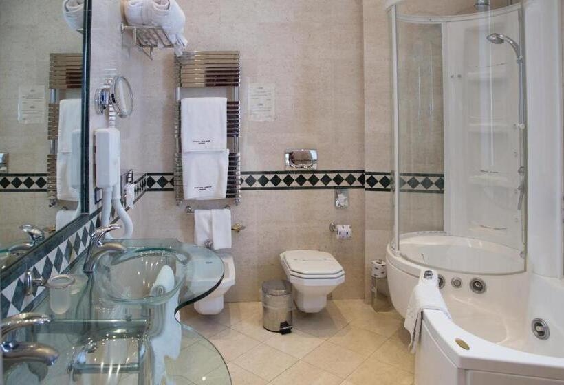 ジュニアスイート, Livingston