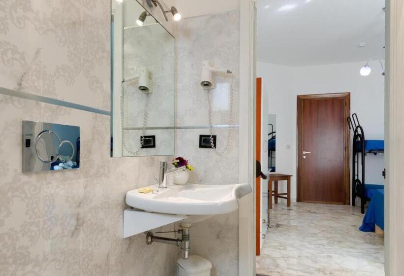 4인용 스탠다드 룸, Luna Lido