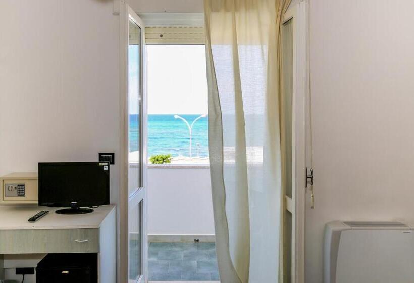 四人标准间, Luna Lido