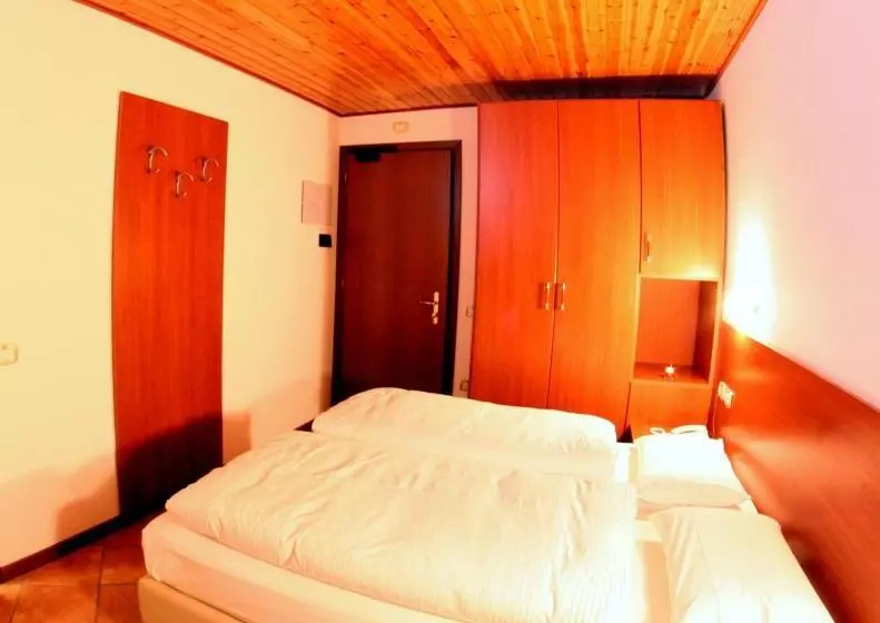 Standard-huone, Milano
